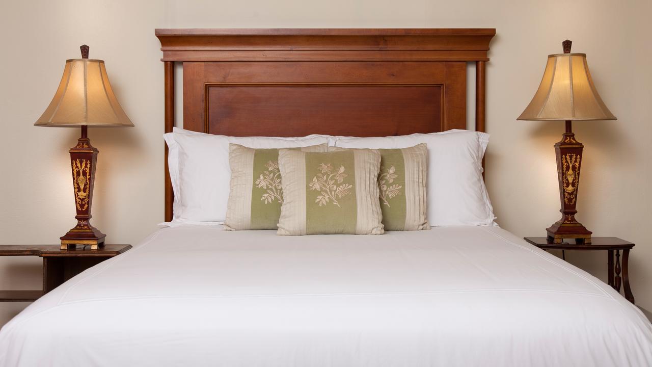 The Guest House Inn On Courthouse Square Hinton ภายนอก รูปภาพ