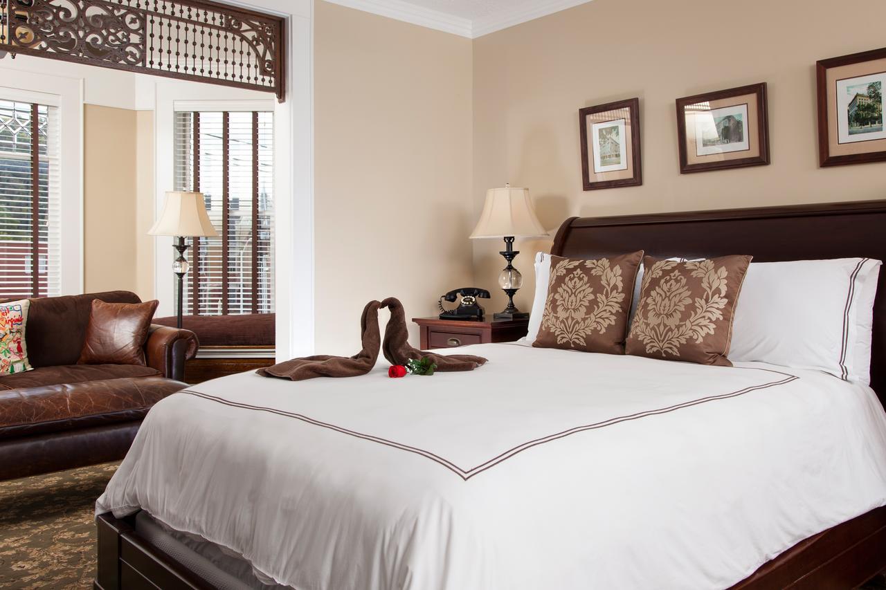The Guest House Inn On Courthouse Square Hinton ภายนอก รูปภาพ