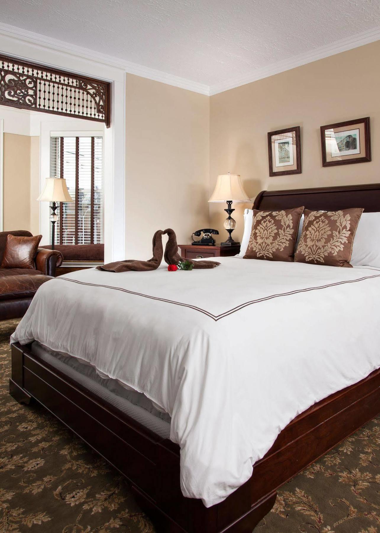 The Guest House Inn On Courthouse Square Hinton ภายนอก รูปภาพ